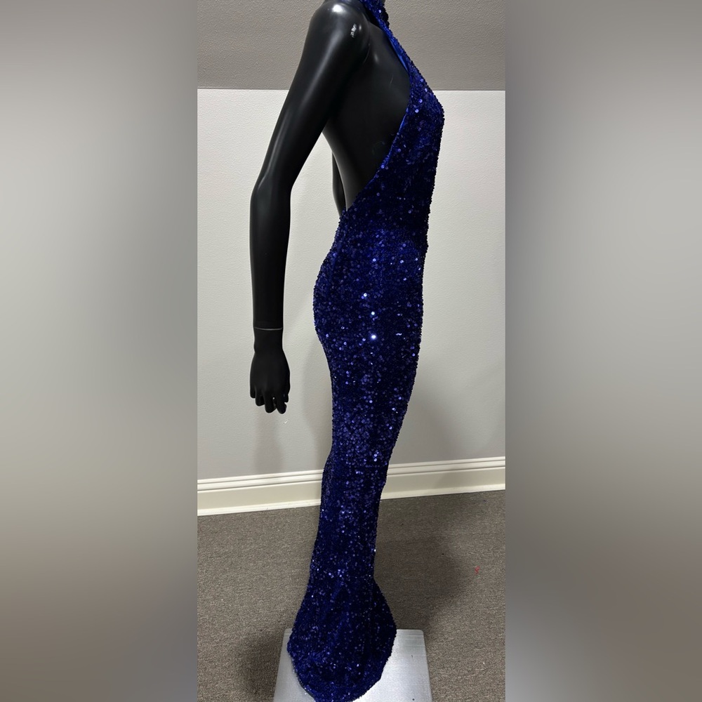 Blue sequin low cut halter fitted formal dress fishtail bottom XS 0 2 - Picture 3 of 11